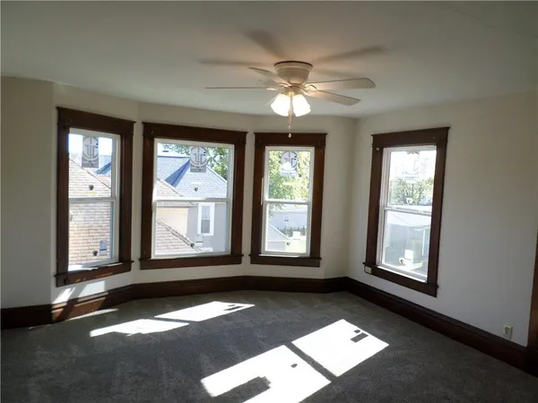 $194,900 | 1020 Santa Fe Street, Atchison, KS 66002