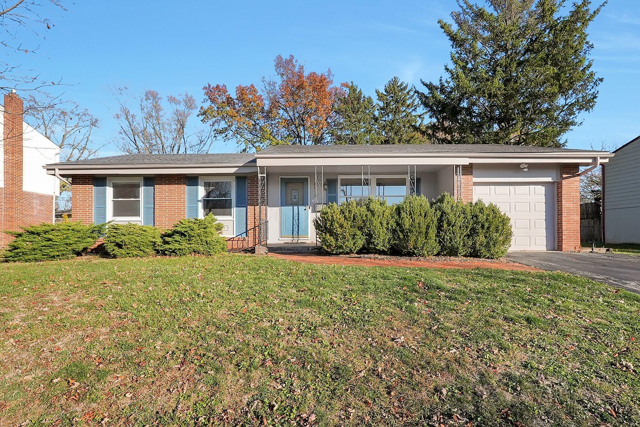 6076 Endicott Road Columbus, OH 43229 - Photo 2 of 27 2-web-or-mls-6076-endicott-rd