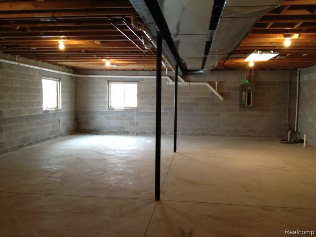 14915 Almont Road Allenton, MI 48002 - Photo 17 of 20 2014-01-18 13.01