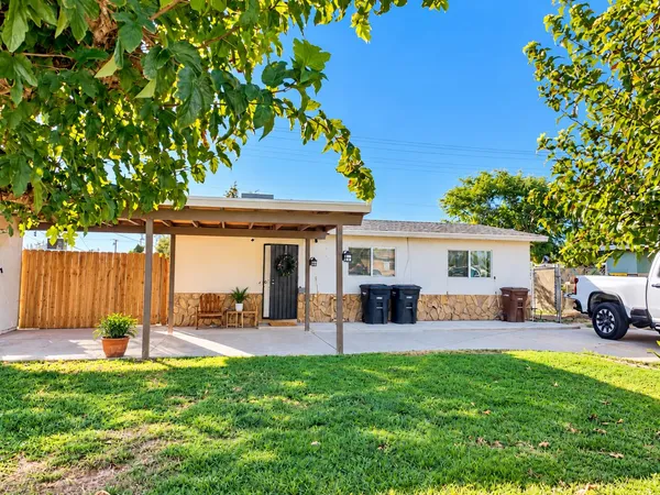 $174,900 | 421 South 5th Street, Blythe, CA 92225