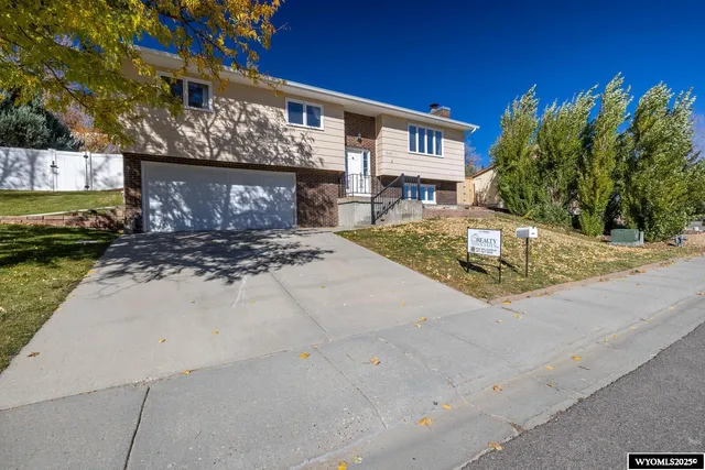 $356,000 | 3110 Ridgecrest Drive, Casper, WY 82604