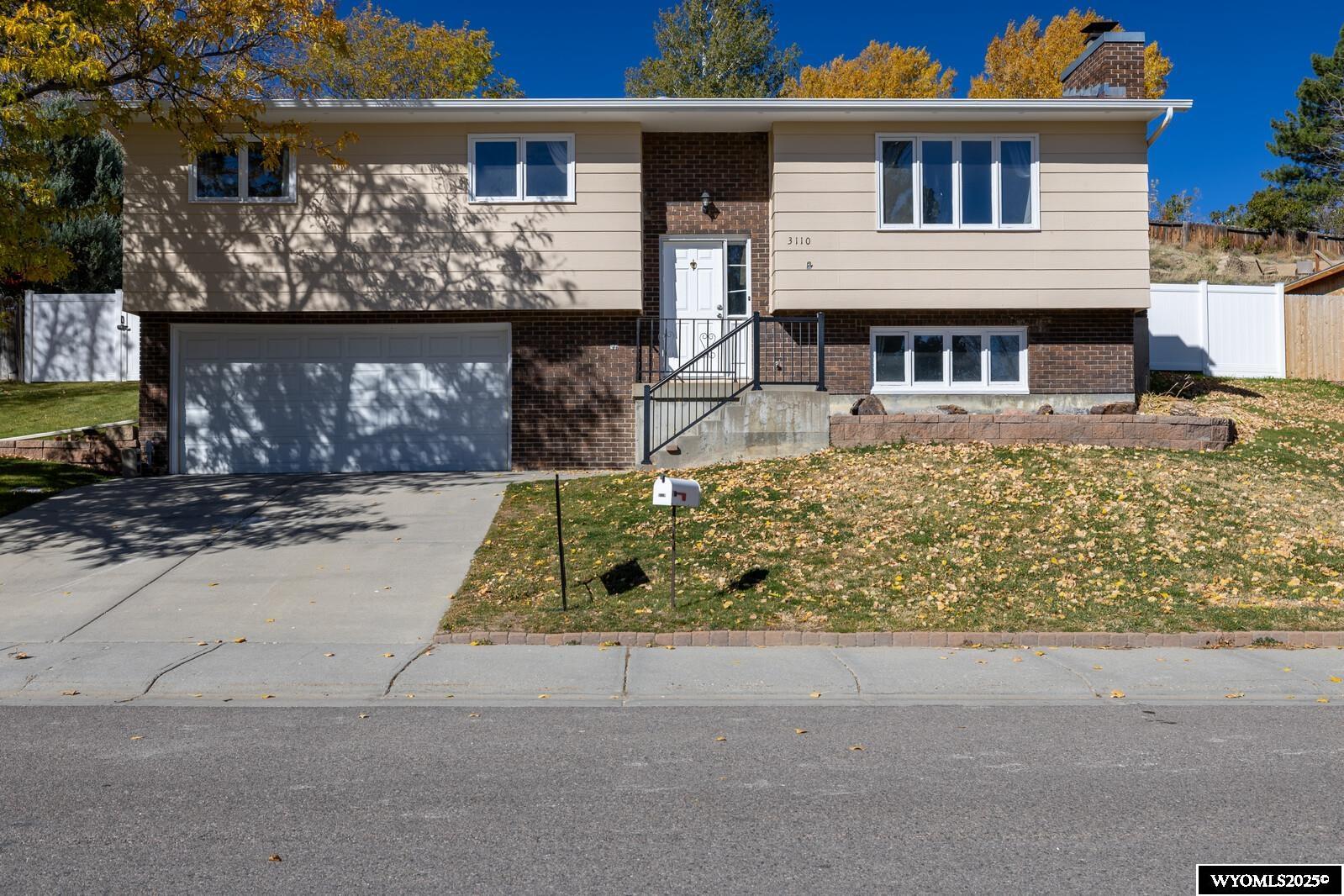 3110 Ridgecrest Drive Casper, WY 82604 - Photo 2 of 40