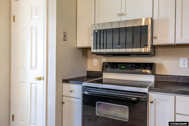 $356,000 | 3110 Ridgecrest Drive, Casper, WY 82604