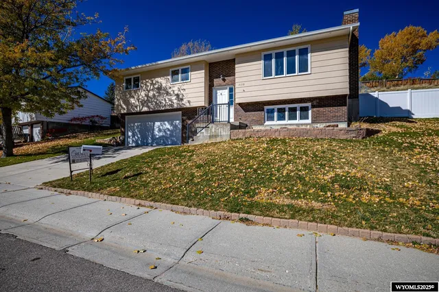 $356,000 | 3110 Ridgecrest Drive, Casper, WY 82604