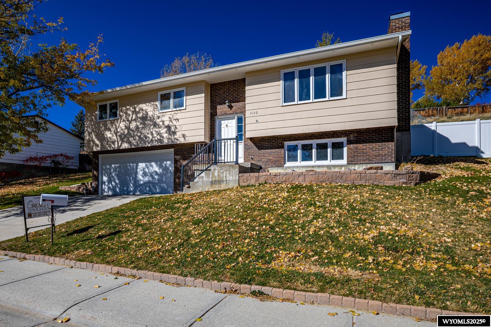 3110 Ridgecrest Drive Casper, WY 82604 - Photo 4 of 40