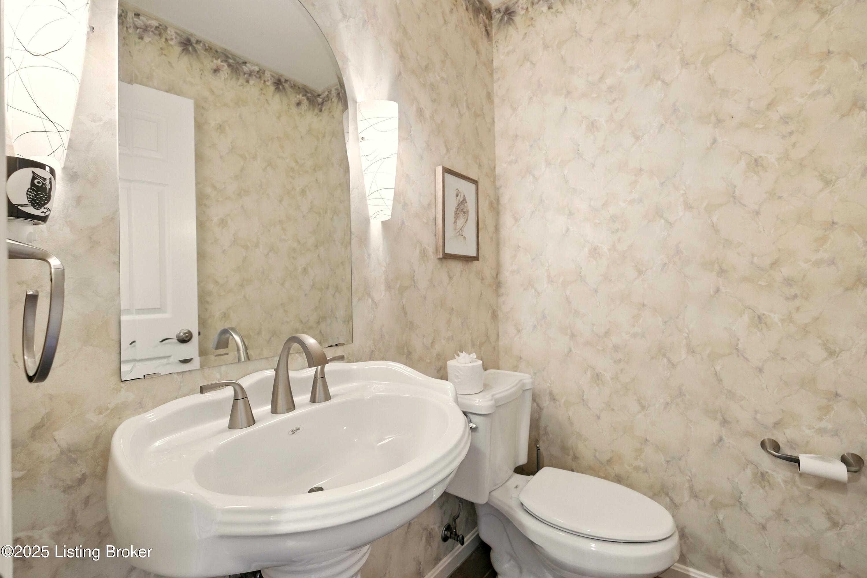 118 Flint Ridge Road Shelbyville, KY 40065 - Photo 26 of 79 Half bath on main floor