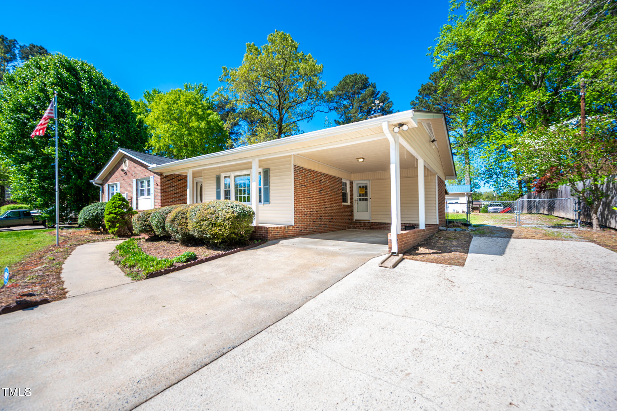 926 Allister Road Durham, NC 27703 - Photo 3 of 39 926Allister-3