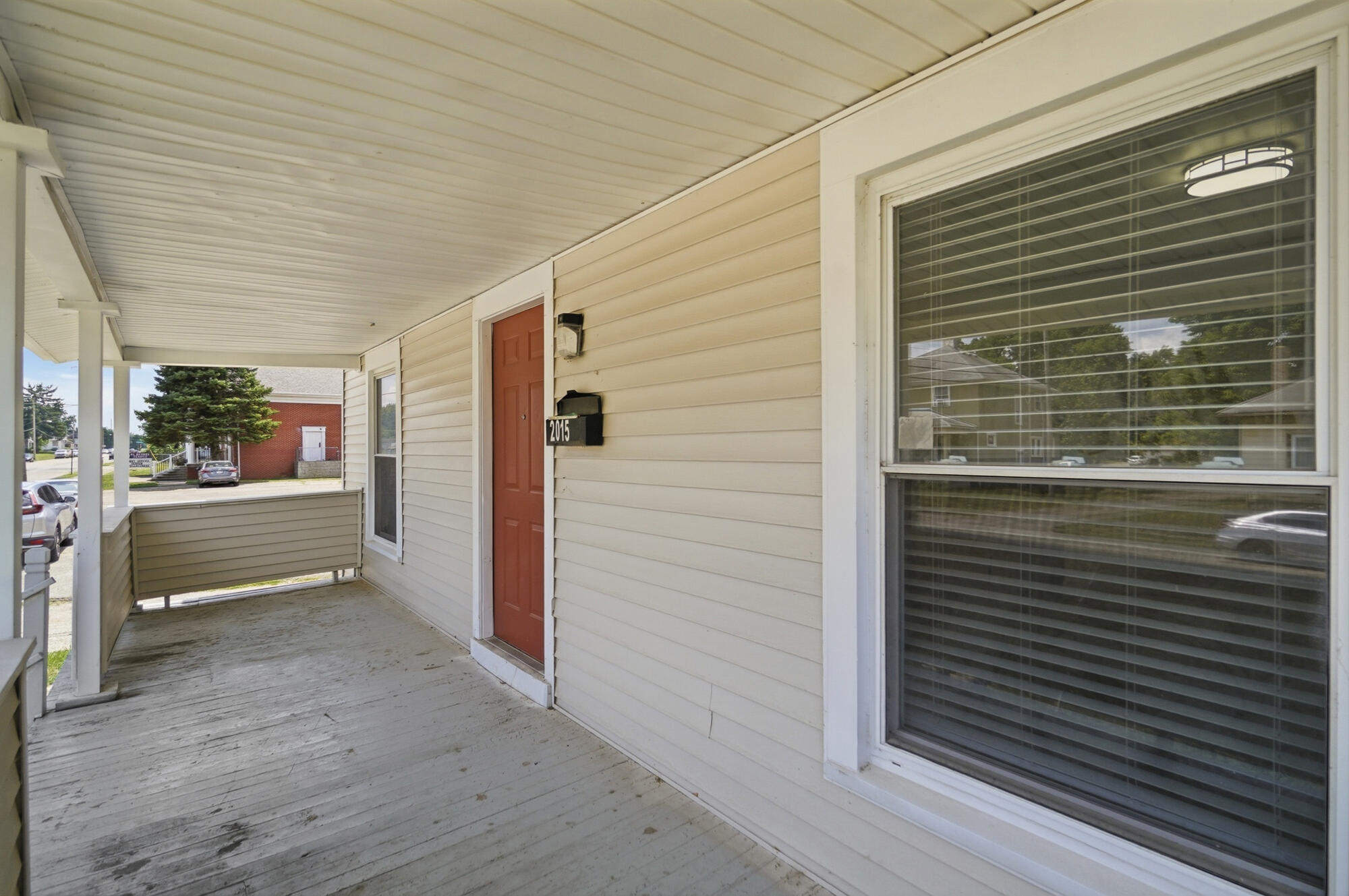 2015 Clifton Avenue Springfield, OH 45505 - Photo 4 of 56 019