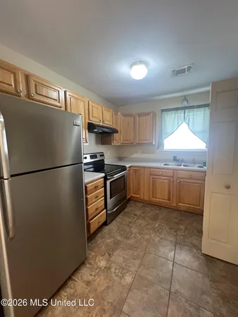 $1,200 | 20015 Sunshine Drive, Unit B, Long Beach, MS 39560