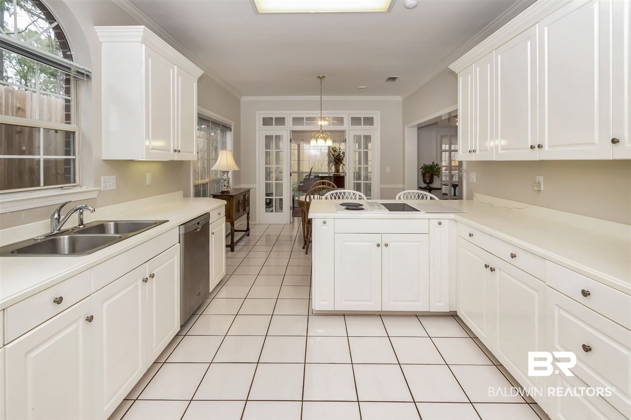 5900 Sutton Trace Court Mobile, AL 36609 - Photo 10 of 43