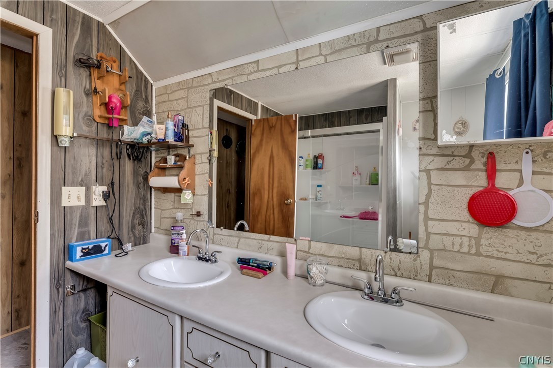 20710 Reasoner Road Brownville, NY 13601 - Photo 18 of 40 Bath