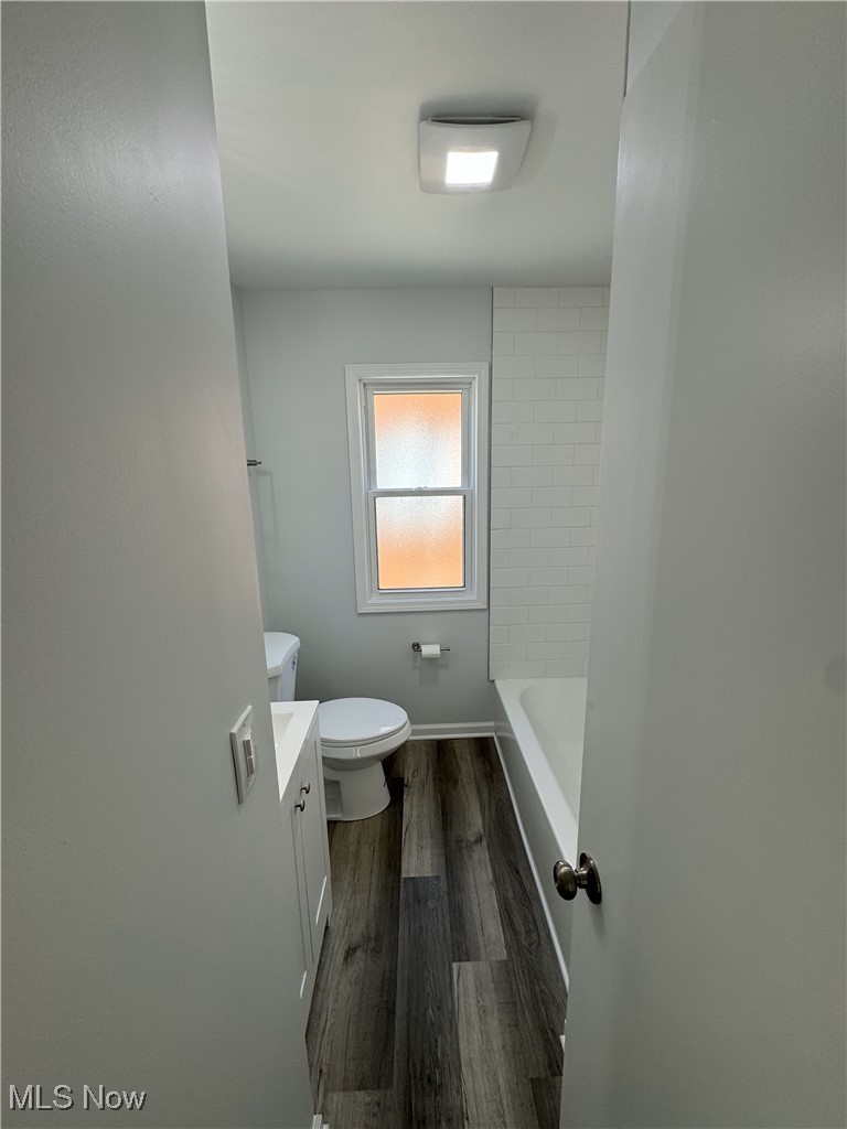2014 Lorimer Road Cleveland, OH 44134 - Photo 15 of 34 Main Floor Bathroom
