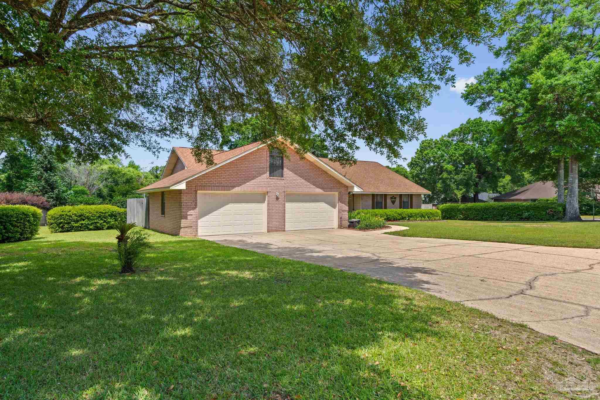 5816 Forest Ridge Drive Pensacola, FL 32526 - Photo 3 of 55