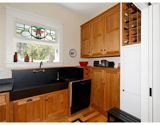 40 Royall Road East Boothbay, ME 04544 - Photo 10 of 25 Kitchen. This is a true butler?s...