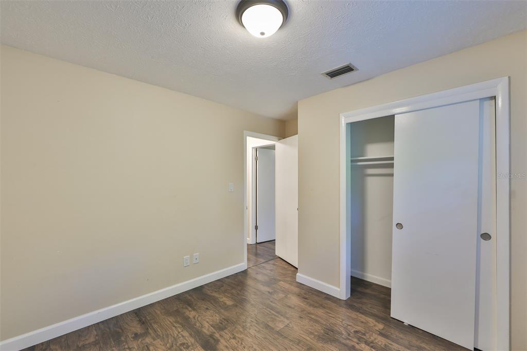 105 North Kingsway Road Seffner, FL 33584 - Photo 22 of 32 Gallery Image 22