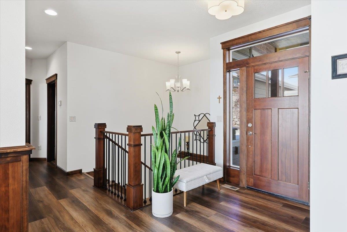 8814 East Ridgeline Lane Spokane, WA 99217 - Photo 3 of 49