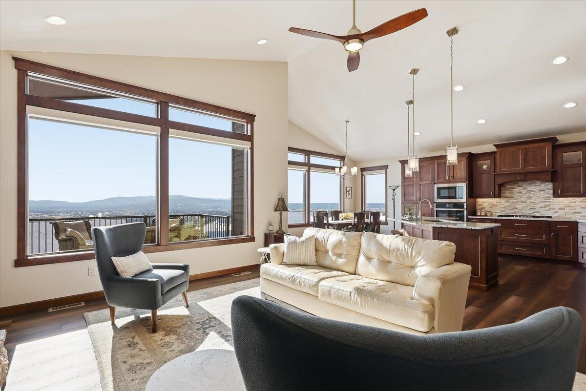 8814 East Ridgeline Lane Spokane, WA 99217 - Photo 9 of 49