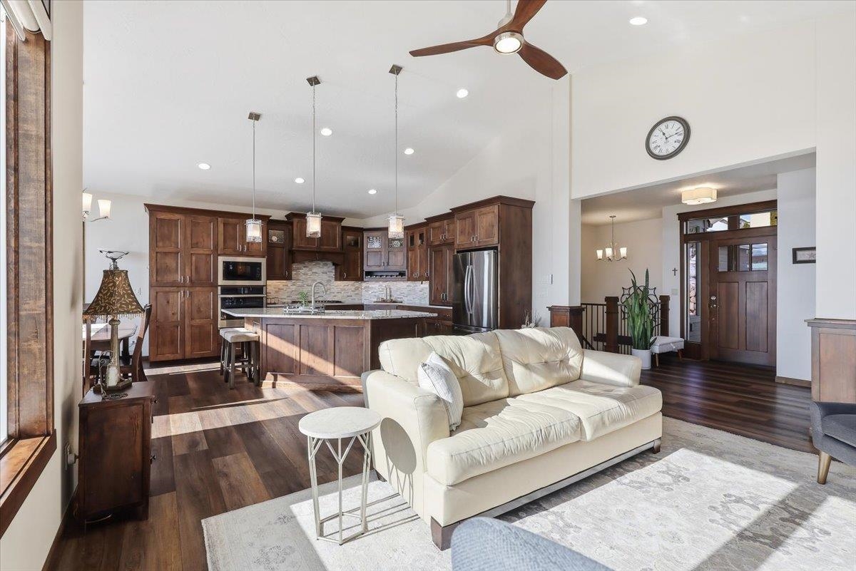 8814 East Ridgeline Lane Spokane, WA 99217 - Photo 10 of 49