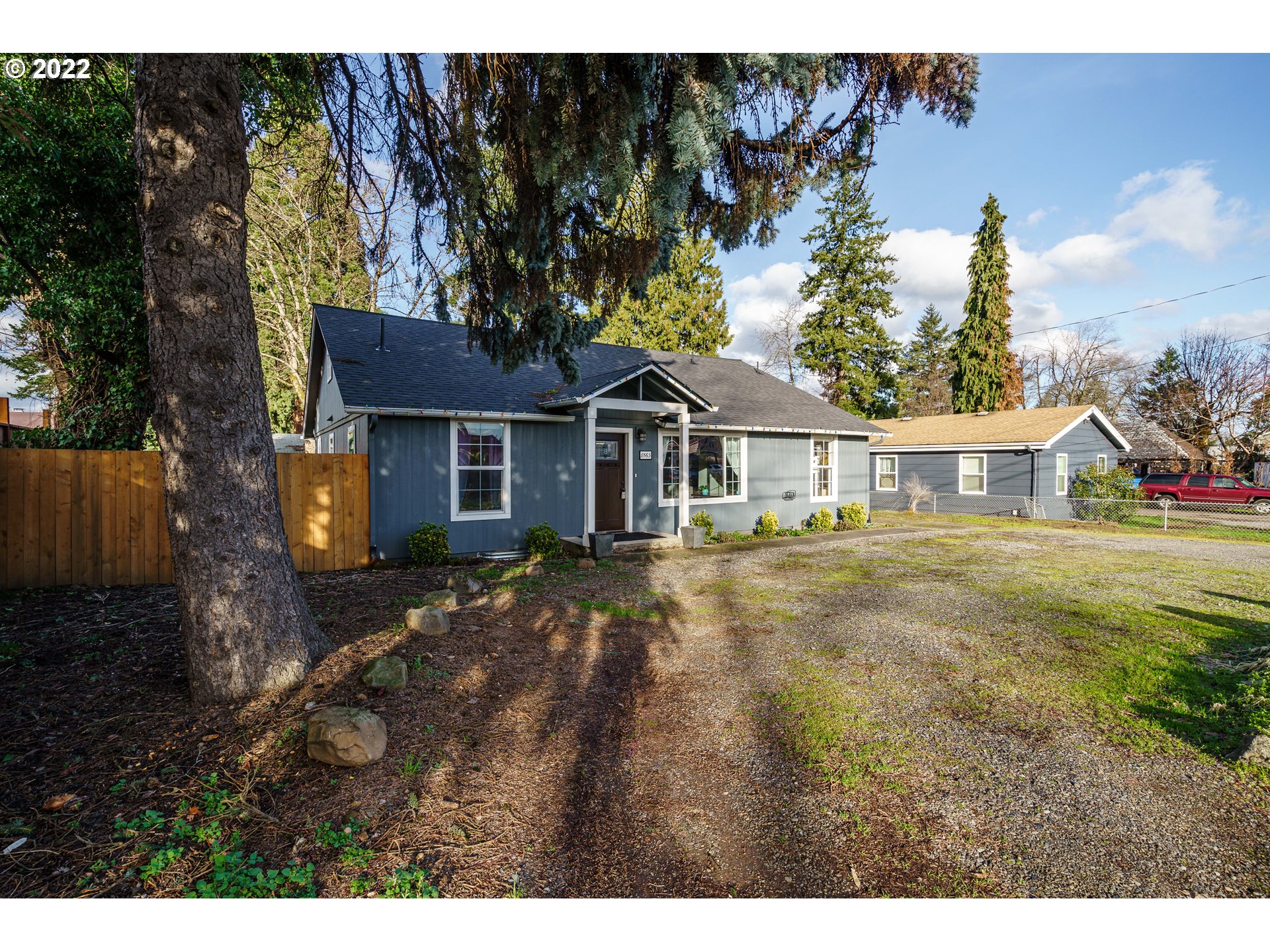 8563 Southeast Roots Road Clackamas, OR 97015 - Photo 2 of 30 Gallery Image 2