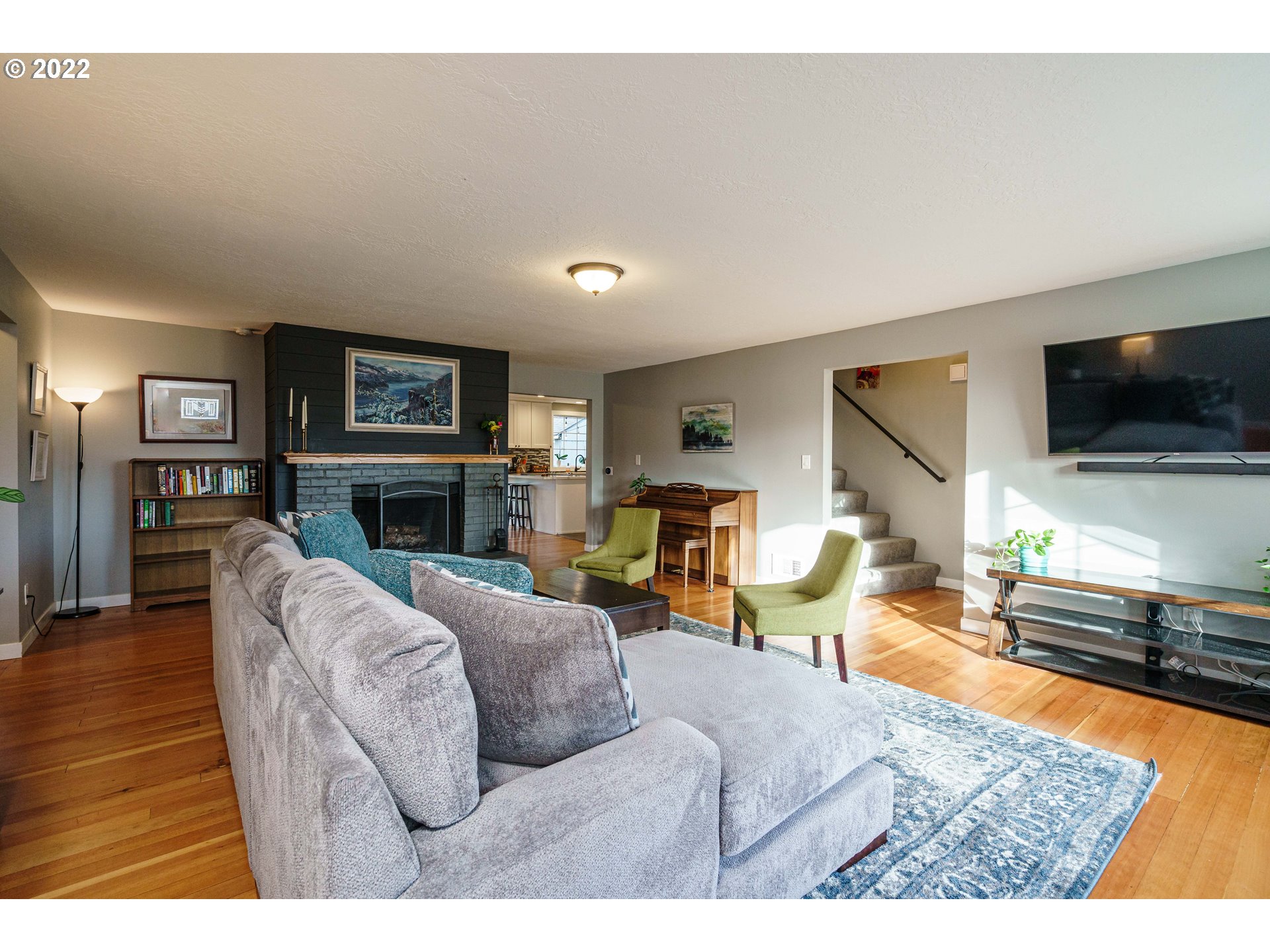 8563 Southeast Roots Road Clackamas, OR 97015 - Photo 5 of 30 Gallery Image 5