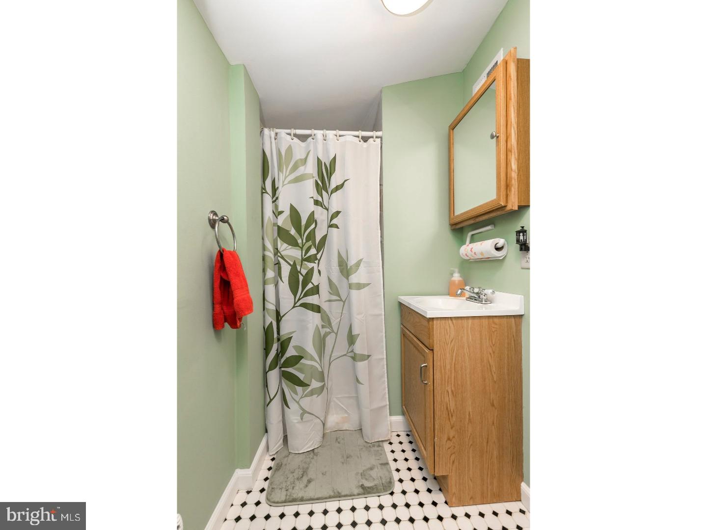 26 Grubb Road Malvern, PA 19355 - Photo 14 of 25 Bathroom