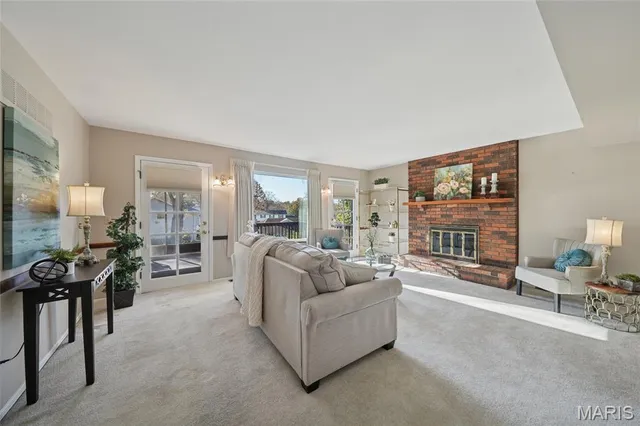 $550,000 | 12848 Haverton Drive, Creve Coeur, MO 63141