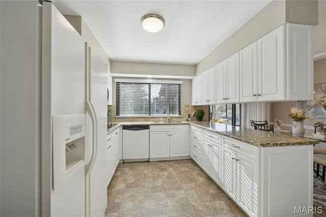 $550,000 | 12848 Haverton Drive, Creve Coeur, MO 63141