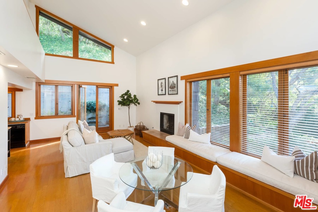 12 Latimer Road Santa Monica, CA 90402 - Photo 22 of 29 Gallery Image 22