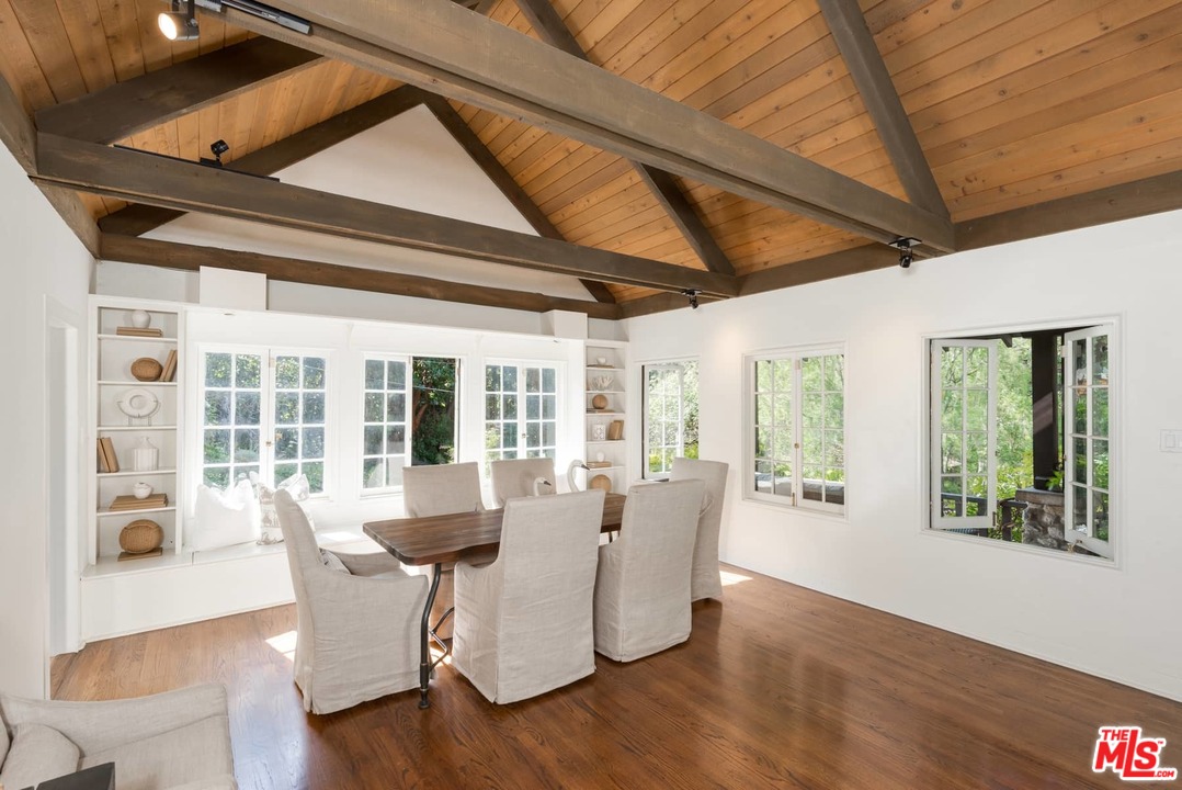 12 Latimer Road Santa Monica, CA 90402 - Photo 8 of 29 Gallery Image 8