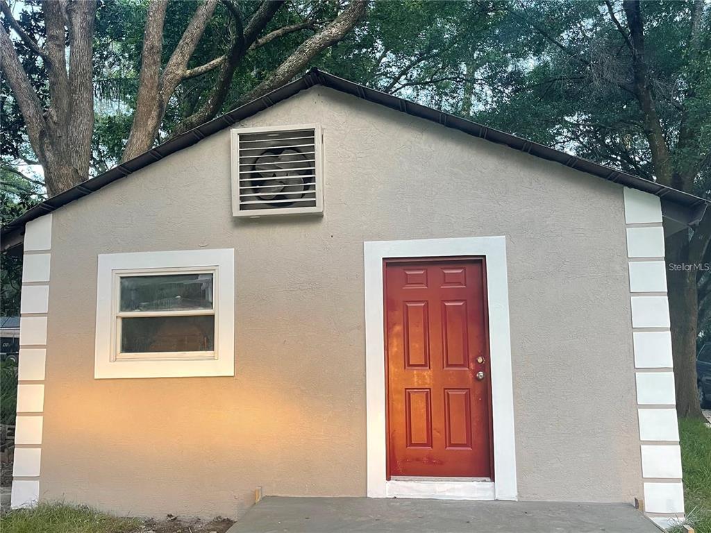 5320 Cherry Avenue Seffner, FL 33584 - Photo 19 of 21 a view of a house that has small yard
