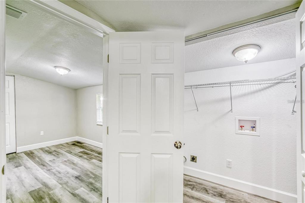 5320 Cherry Avenue Seffner, FL 33584 - Photo 8 of 21 a bathroom with a sink and shower