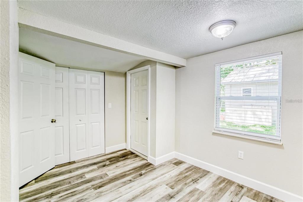 5320 Cherry Avenue Seffner, FL 33584 - Photo 9 of 21 a view of an empty room with a window