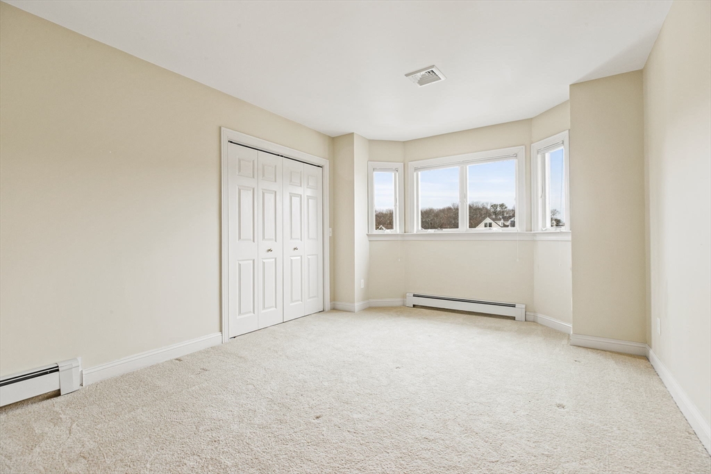 42 Oak Bluff Circle, Unit H Plymouth, MA 02360 - Photo 8 of 32