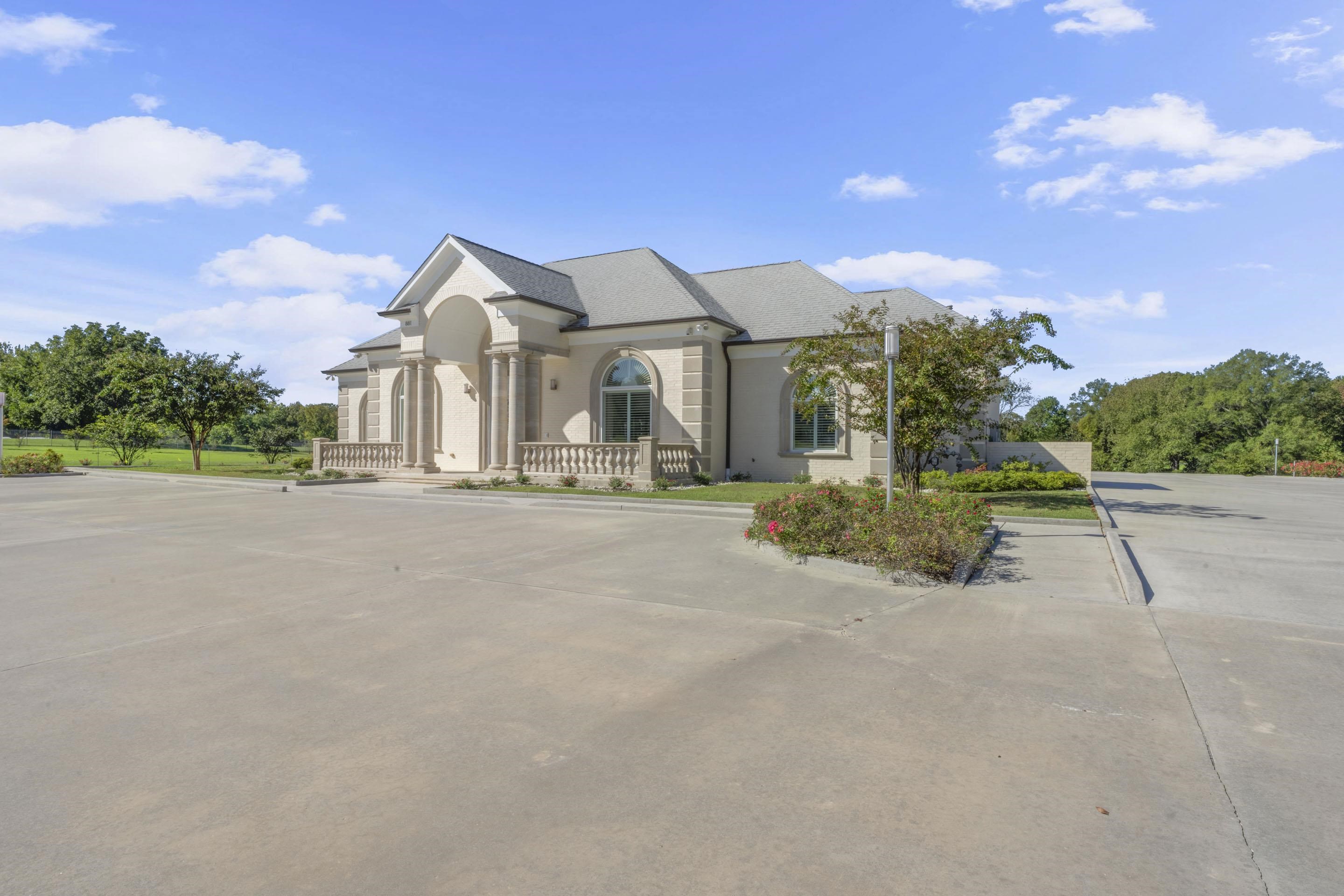 881 Bray Station Road Collierville, TN 38017 - Photo 28 of 40 front view of a house with a street