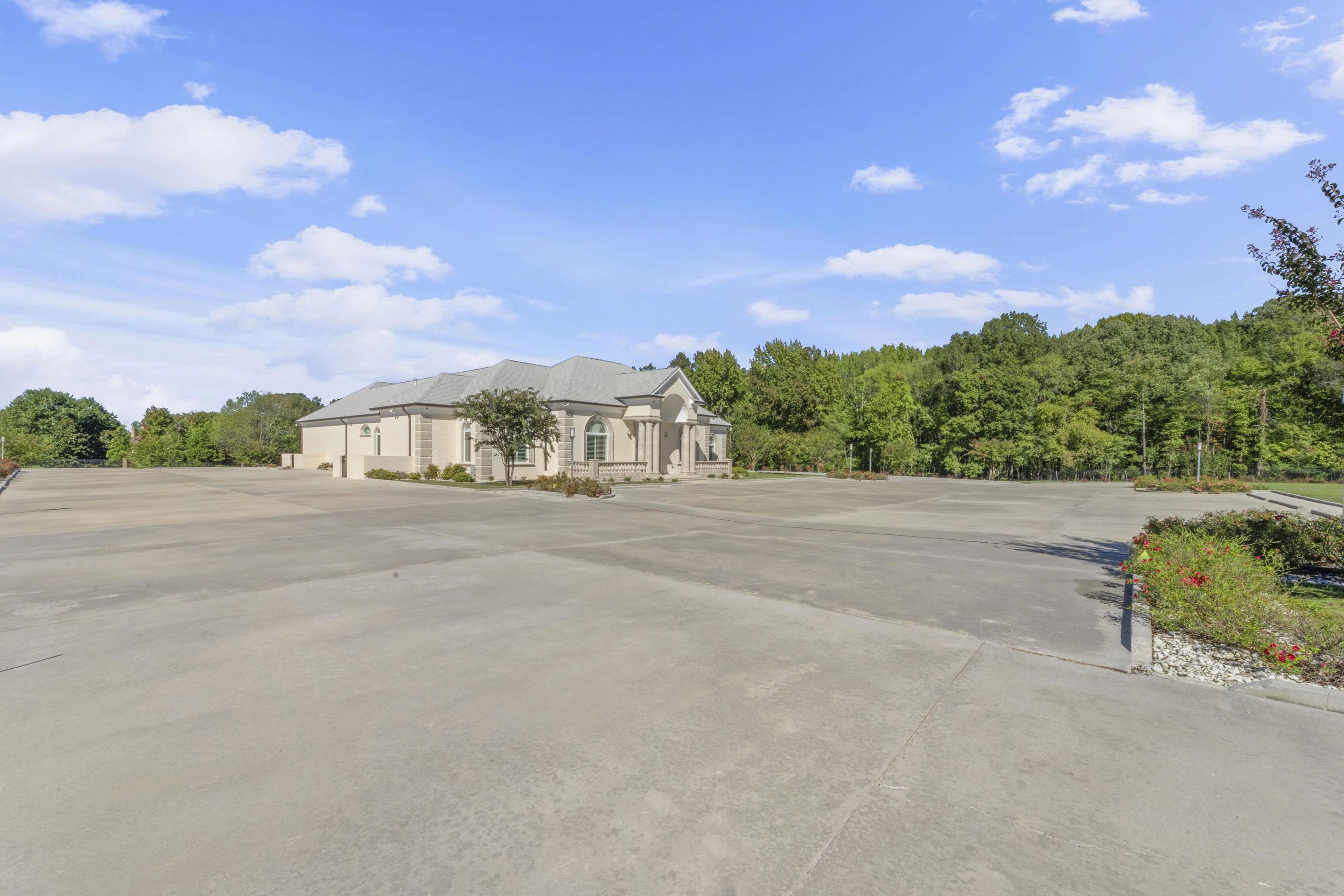 881 Bray Station Road Collierville, TN 38017 - Photo 34 of 40 front view of a house with a street