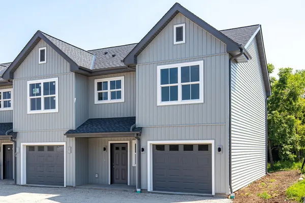 $309,900 | 1084 West 20th Avenue, Oshkosh, WI 54902