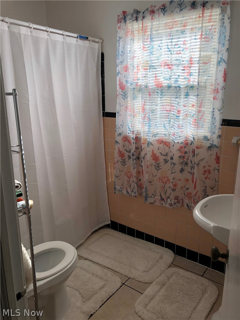 3640 Rolliston Road Cleveland, OH 44120 - Photo 5 of 6