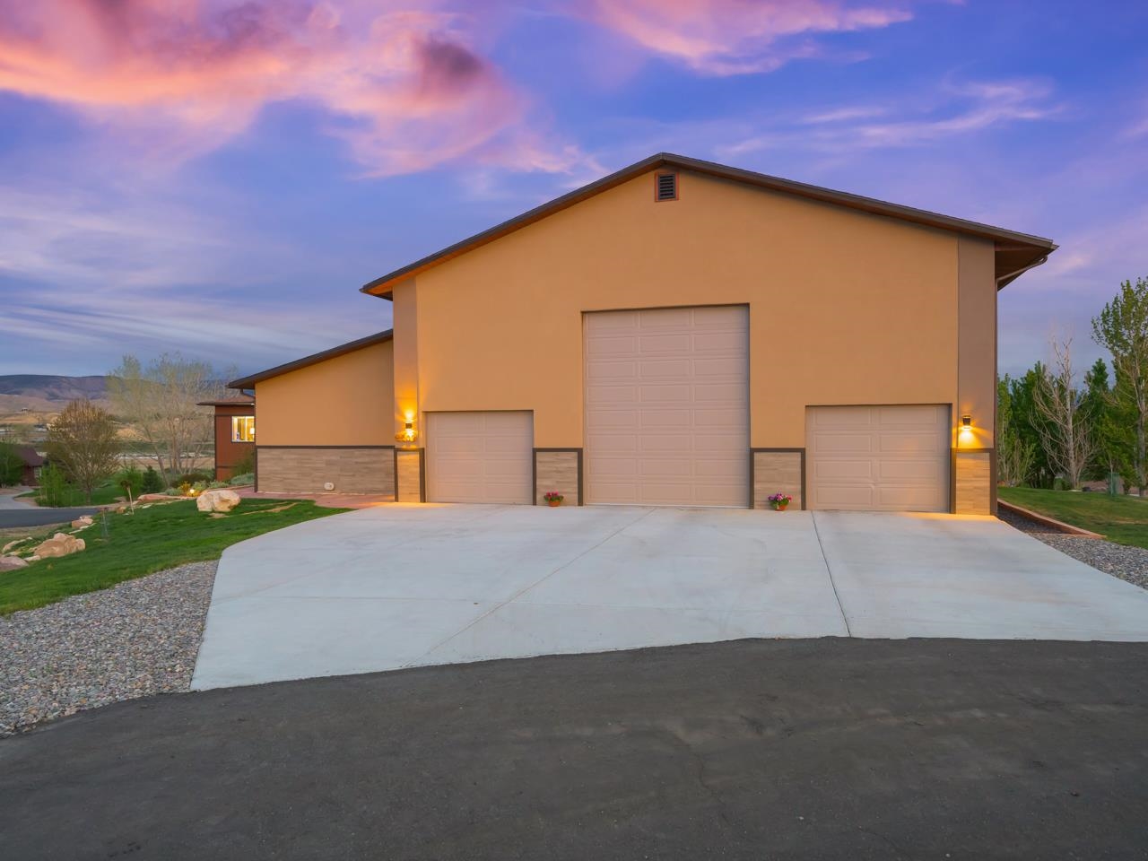 2209 Hatton Place Montrose, CO 81401 - Photo 7 of 42 a view of backyard of house with green space