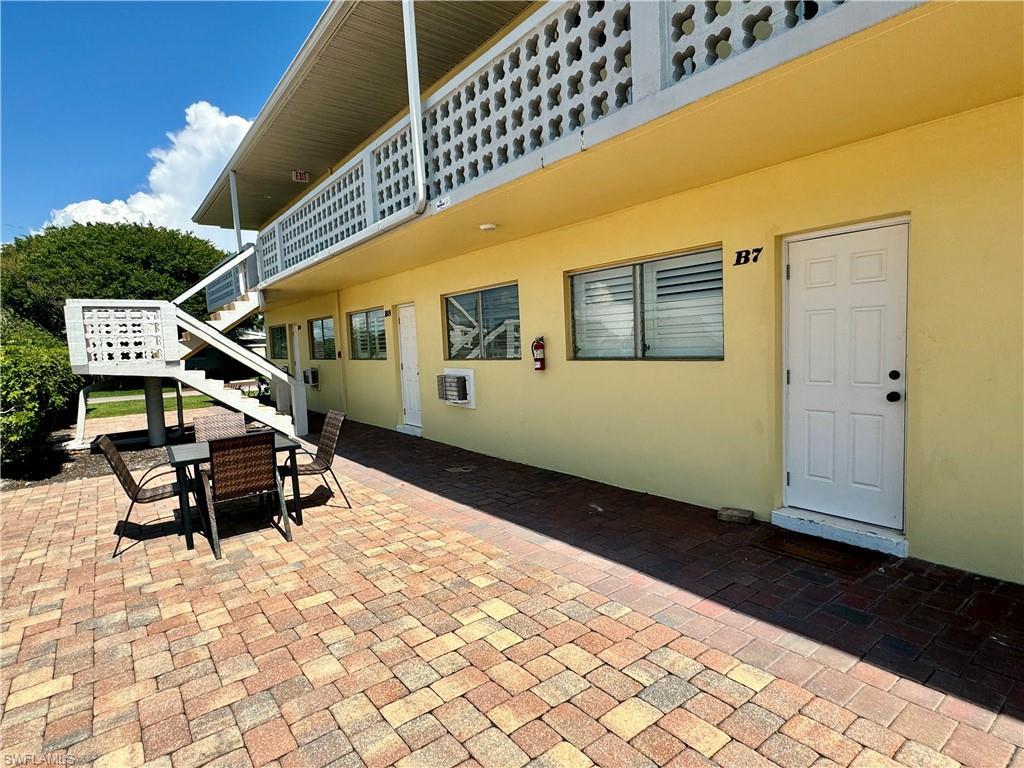 473 12th Avenue South, Unit B7 Naples, FL 34102 - Photo 19 of 21 View of terrace