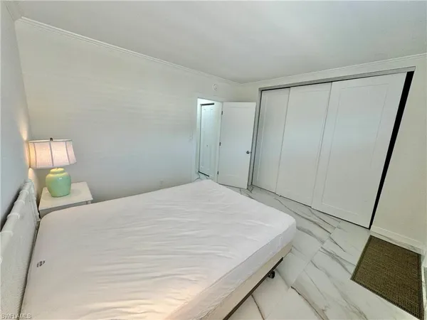 $2,200 | 473 12th Avenue South, Unit B7, Naples, FL 34102