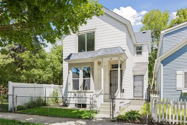 $255,000 | 235 Charles Avenue, St. Paul, MN 55103