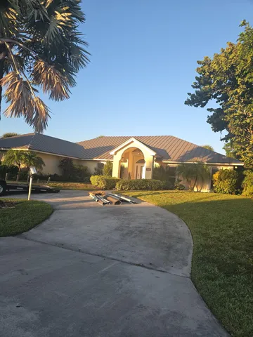 $1,430,000 | 1345 Spanish Lace Lane, Vero Beach, FL 32963
