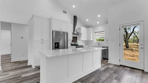 $1,800 | 403 Oak Drive, Kingsland, TX 78639