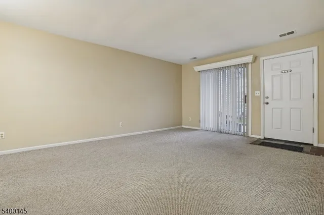 $1,950 | 11 Ray Court, Unit 11, Bedminster, NJ 07921