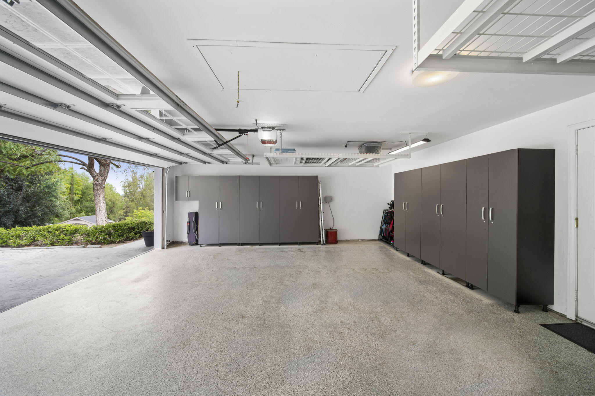 31098 Del Rey Road Temecula, CA 92591 - Photo 54 of 75 garage