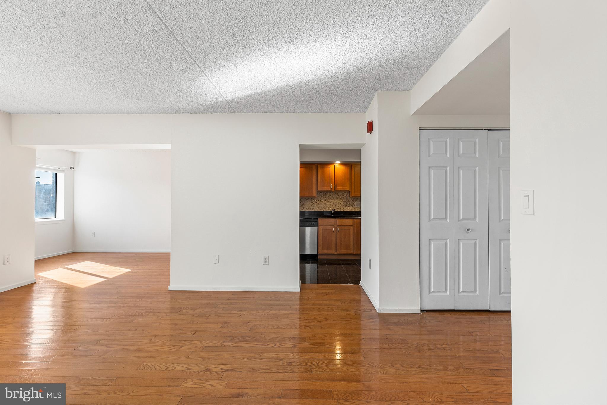 200 Lombard Street, Unit 528 Philadelphia, PA 19147 - Photo 3 of 24