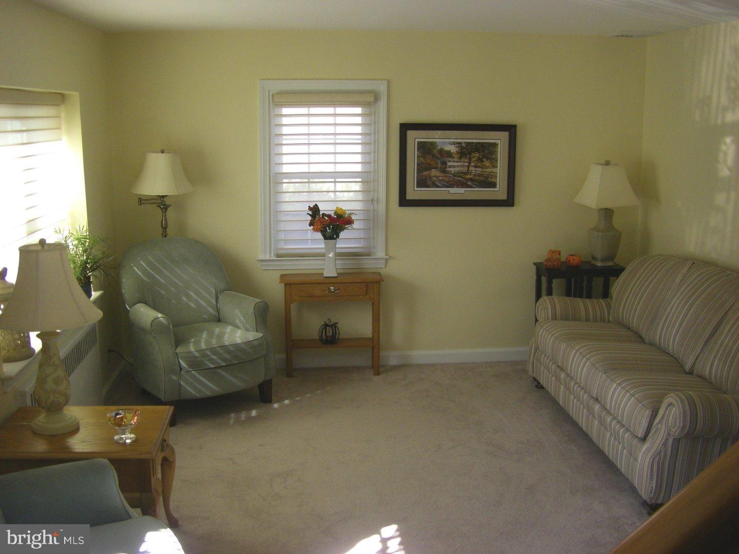 165 Friendship Road Drexel Hill, PA 19026 - Photo 8 of 25 Living Room