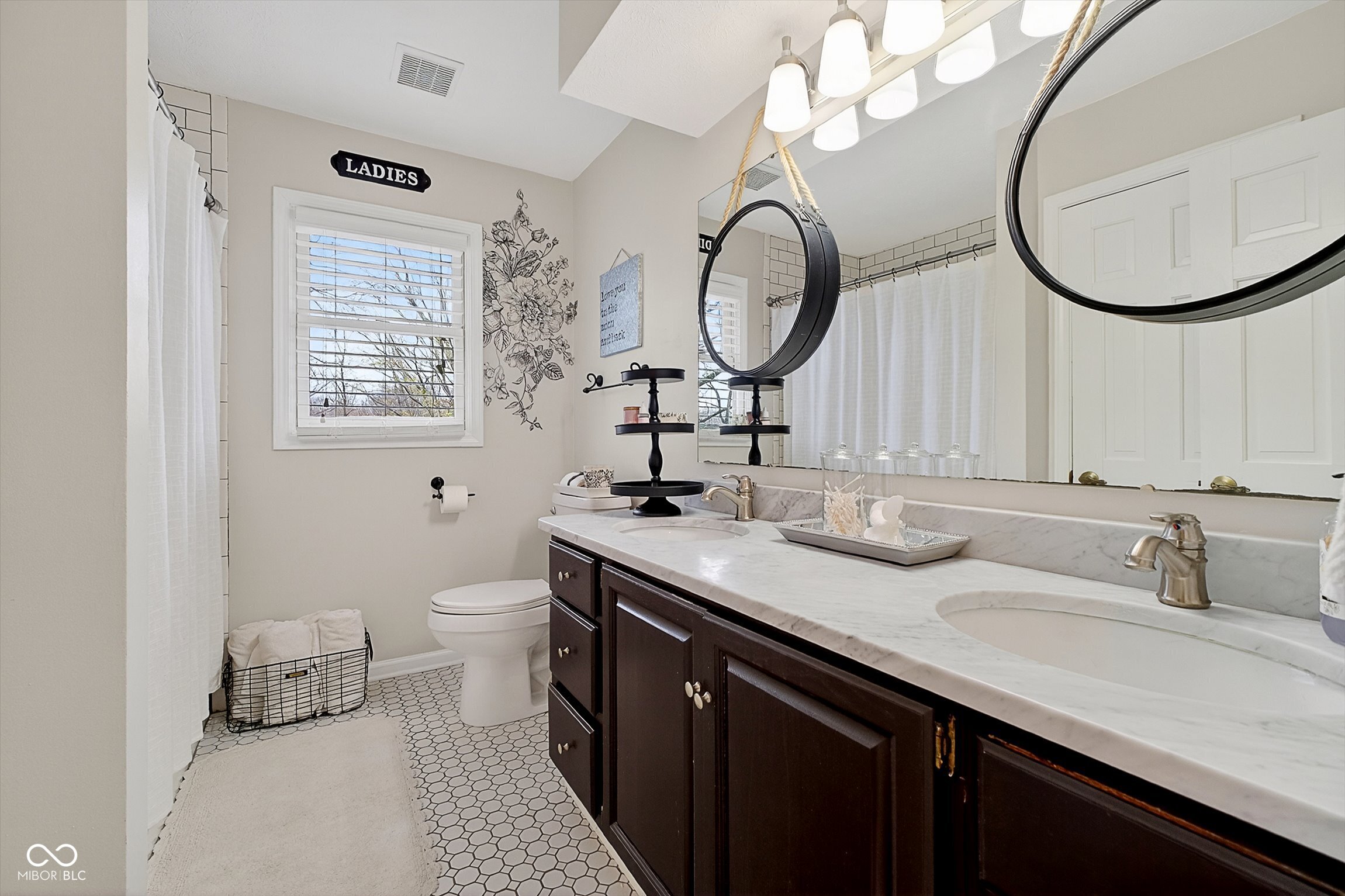 208 Surrey Hill Road Noblesville, IN 46062 - Photo 25 of 40