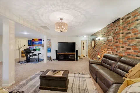 $749,900 | 208 Surrey Hill Road, Noblesville, IN 46062