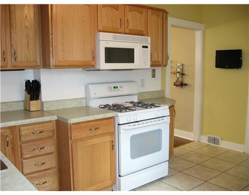 210 Cochran Road Mt. Lebanon, PA 15228 - Photo 8 of 15 Kitchen.